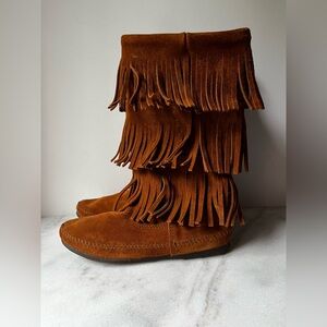 Fringe Suede Boots in Rich Brown Minnetonka size 9